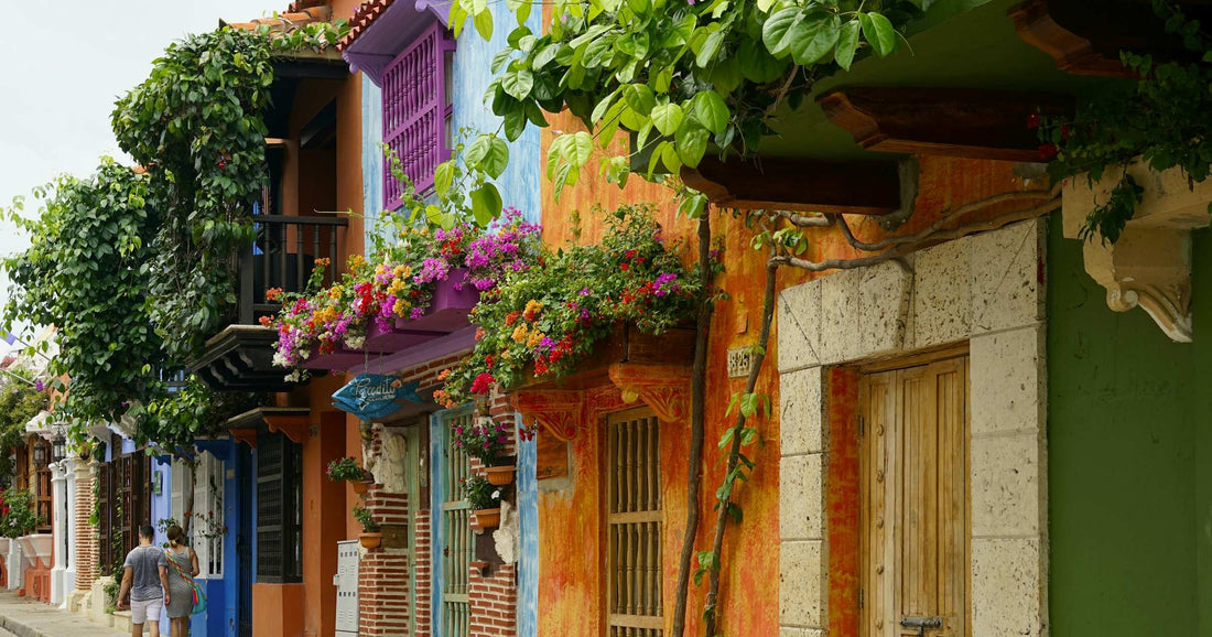 Colourful colonial street with flower-draped balconies in Cartagena, Colombia